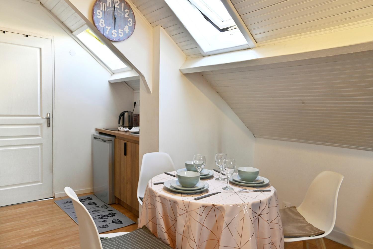 T2 Cosy Et Lumineux - Proche Centre Et Commodites Saint-Quentin  Exterior photo